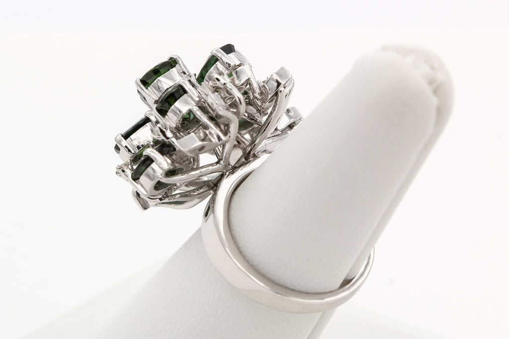 18k White Gold Sapphire Diamond Cluster Ring I226