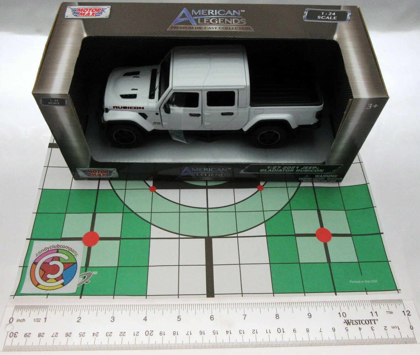 Black 1/24 Diecast Model Car E7138