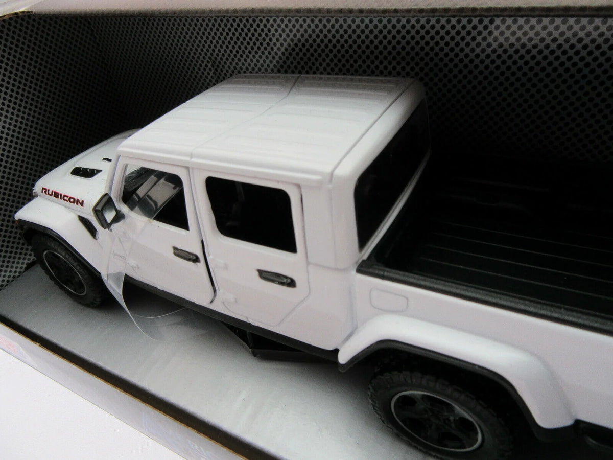 Black 1/24 Diecast Model Car E7138