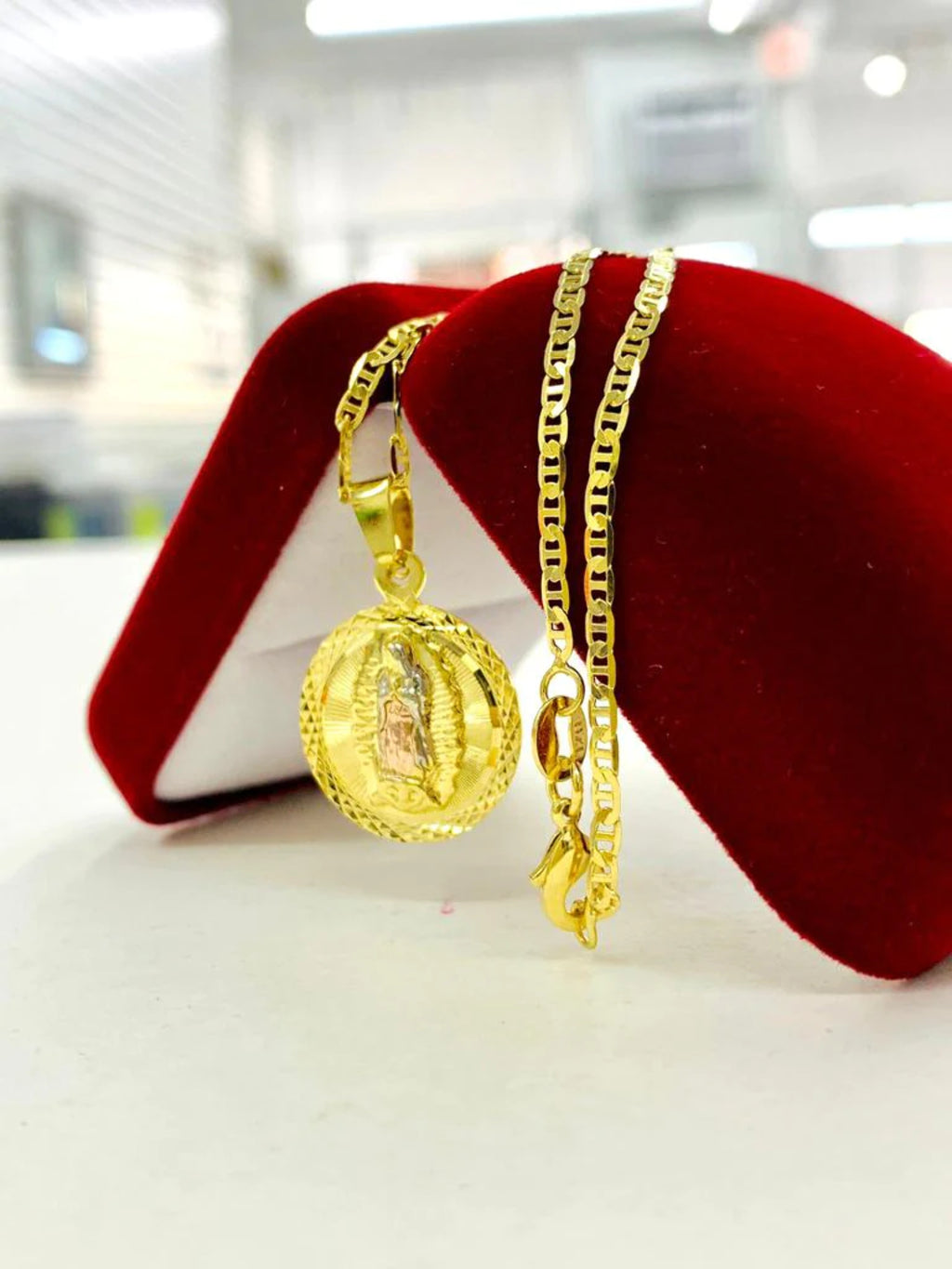 14K Gold Filled Virgen de Guadalupe Necklace Mariner Chain Round Medal 23x19 D3053