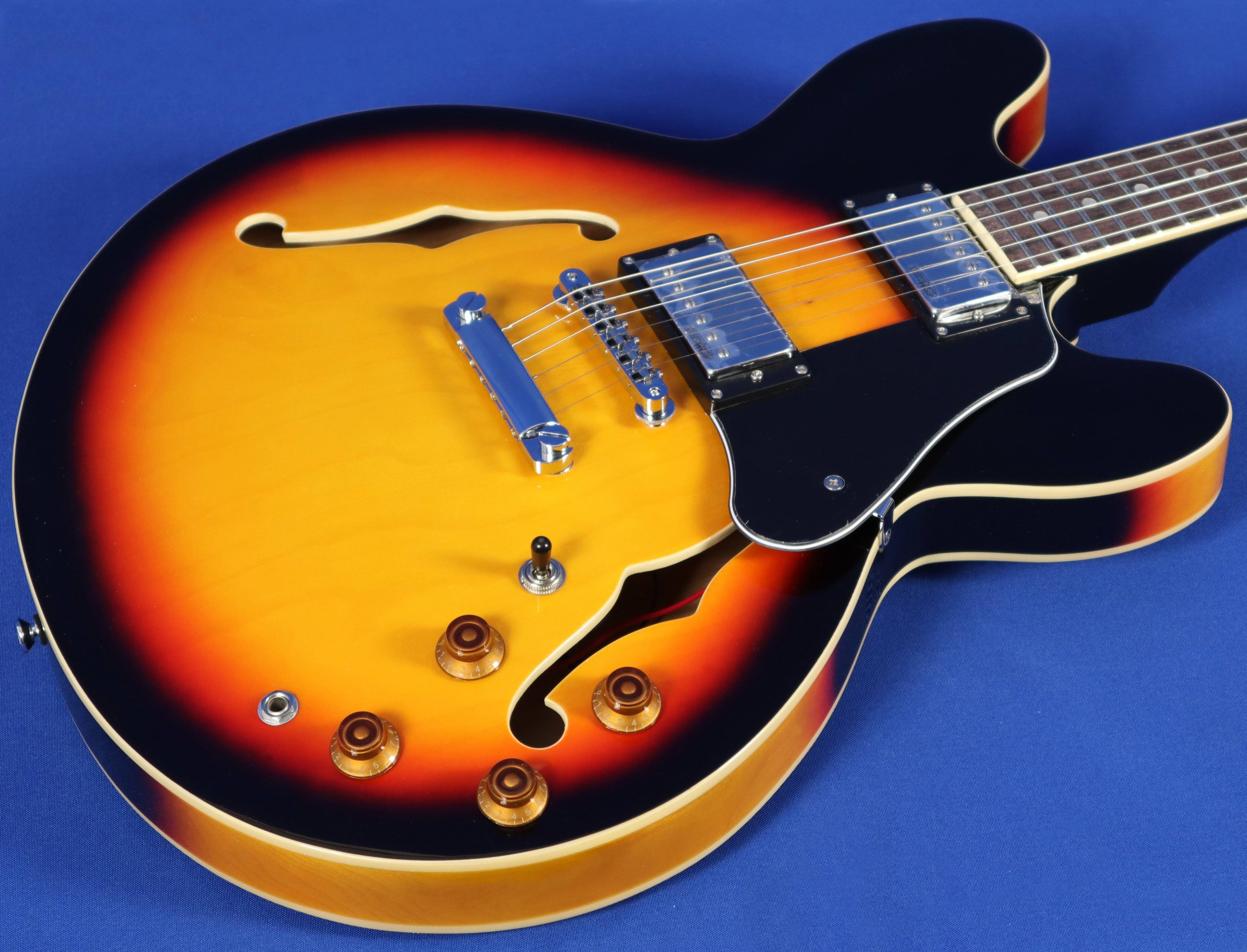 Semi-Hollow Sunburst Electric Guitar P561824