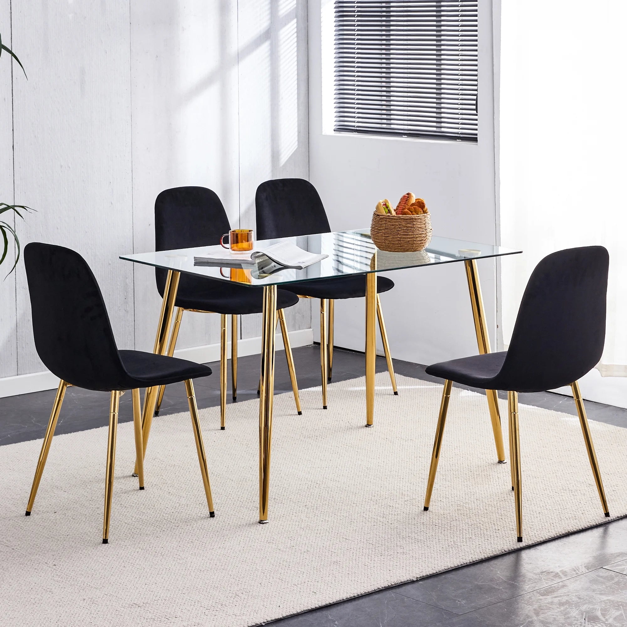 Set of 4 Velvet Dining Chairs with Golden Metal Legs G117443