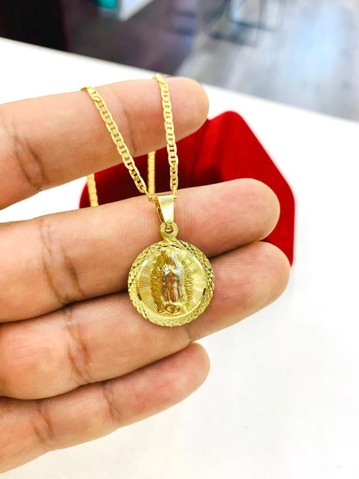 14K Gold Filled Virgen de Guadalupe Necklace Mariner Chain Round Medal 23x19 D3053