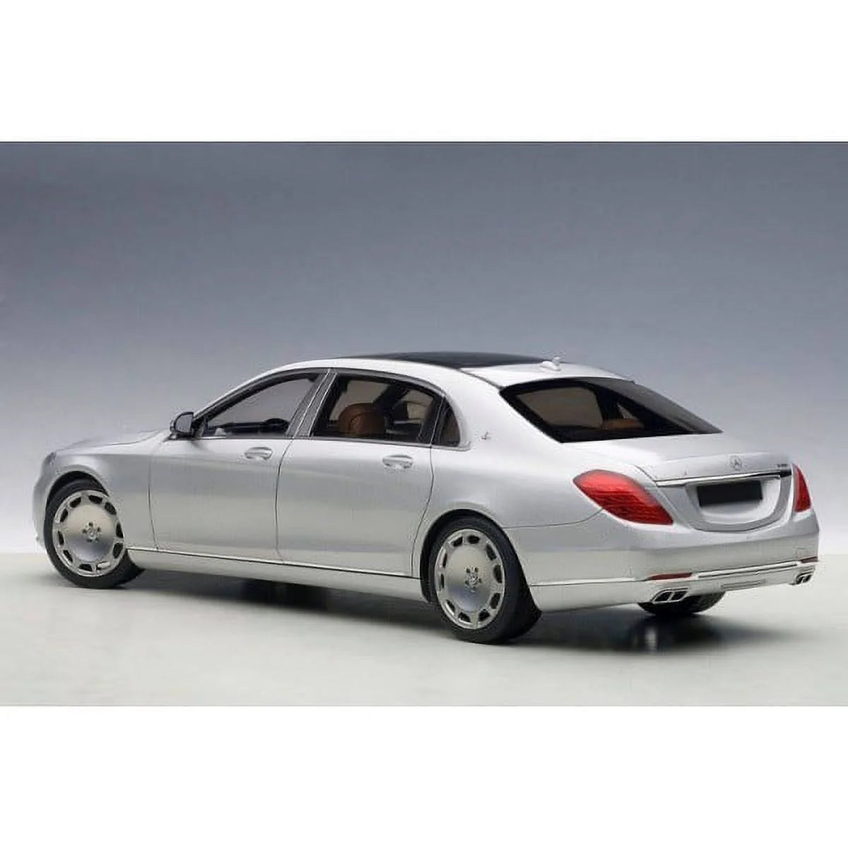 1/18 Model Car E405