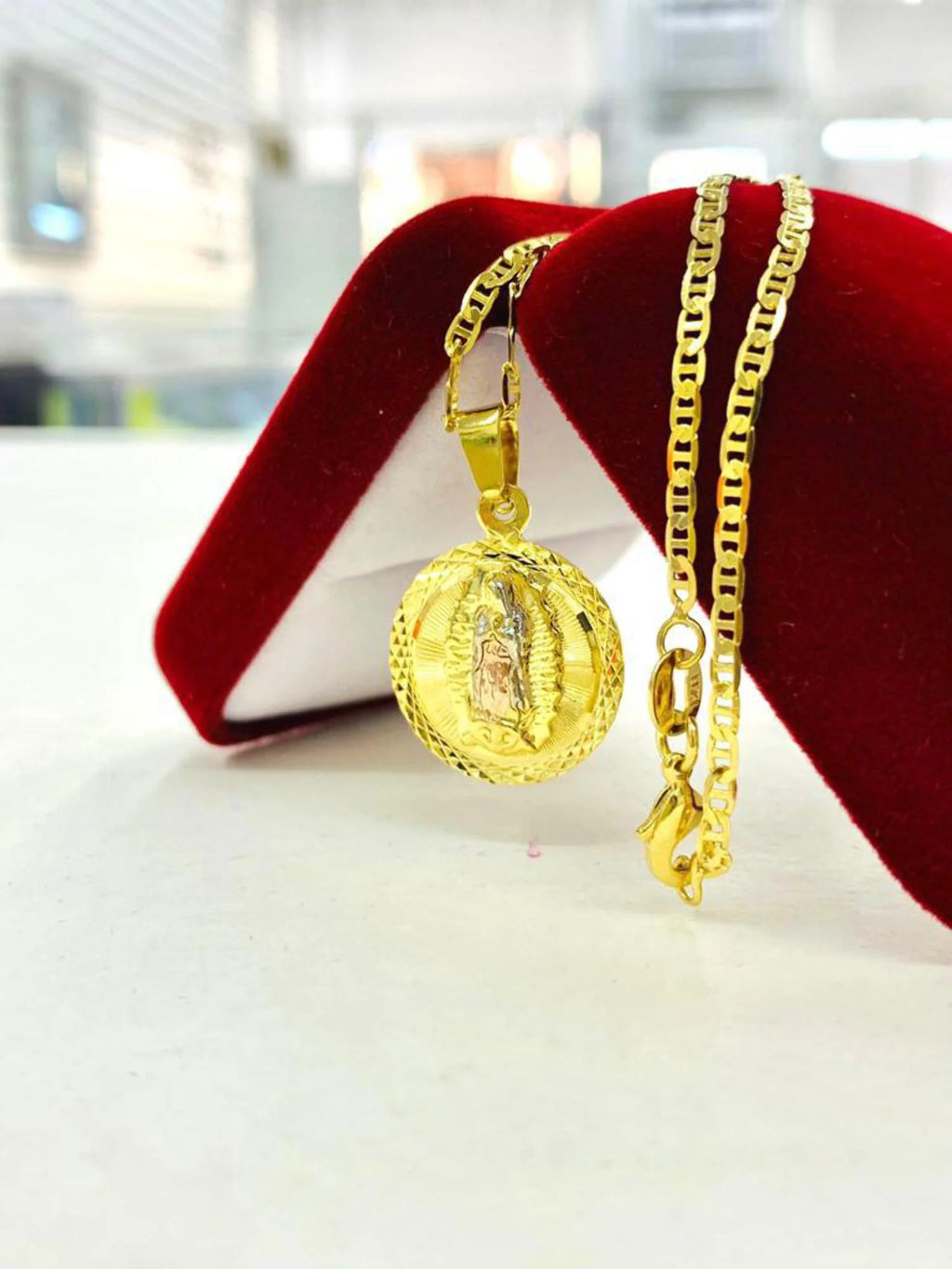 14K Gold Filled Virgen de Guadalupe Necklace Mariner Chain Round Medal 23x19 D3053